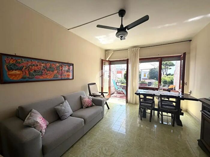 Casa bilocale in vendita in Viale del Pesco, Anzio