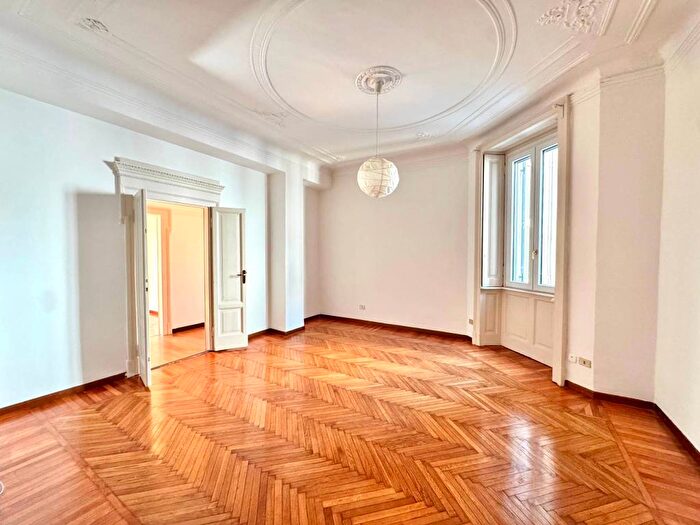 Appartamento trilocale in affitto in Via Giambattista Vico, San Vittore, Milano