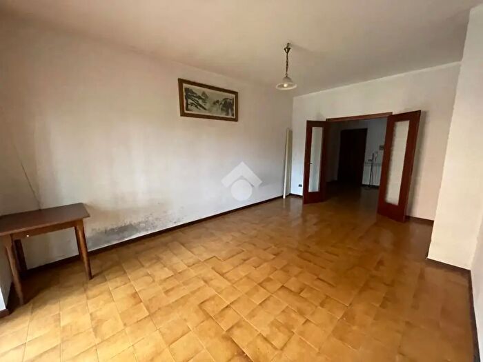 Appartamento quadrilocale in vendita in Via C Miola, Saronno