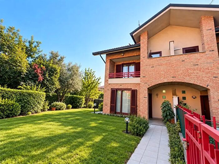 Casa con 5 locali in vendita in Via Fratelli Rosselli c, Paderno Dugnano