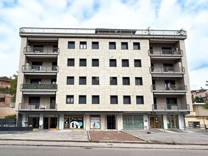 Appartamento trilocale in vendita in Via Strinella, LAquila