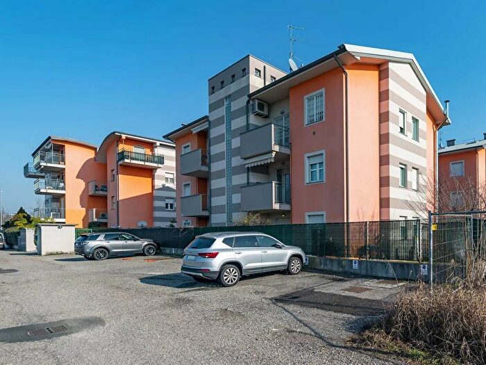 Appartamento bilocale in affitto in Via Rubicone, Centro, Lainate