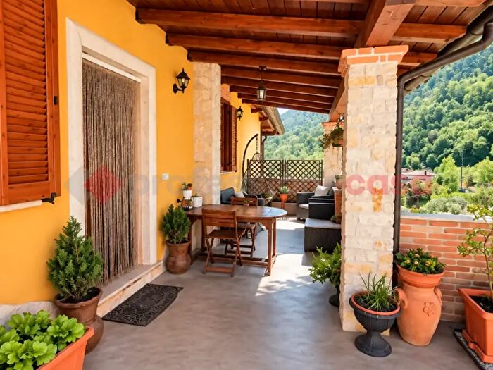Casa quadrilocale in vendita in Via Dodici Marie, Alatri