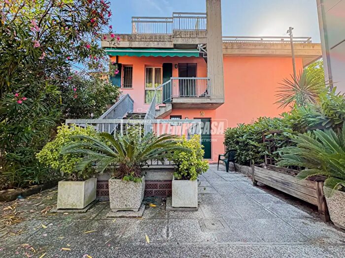 Casa con 6 locali in vendita in Viale dei Mille, Cesenatico