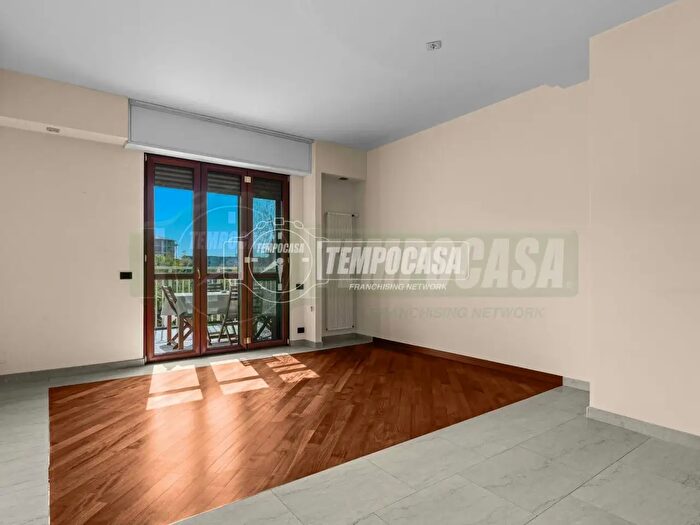 Appartamento trilocale in vendita in Milano