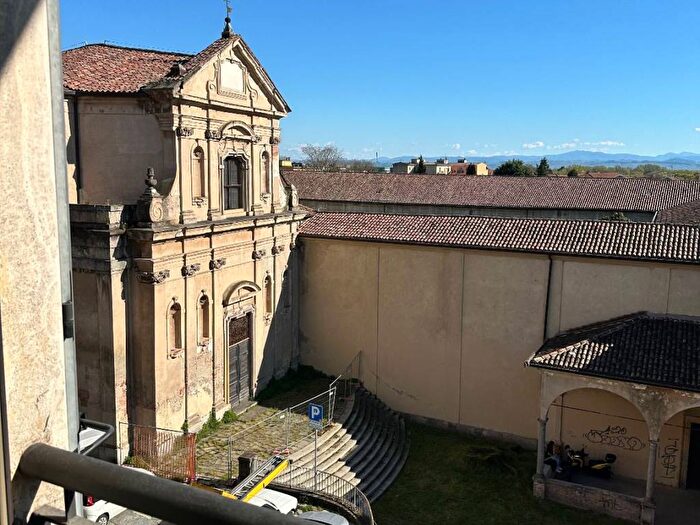 Appartamento quadrilocale in affitto in Via Antonio Giovanni Scopoli, Centro Storico, Pavia