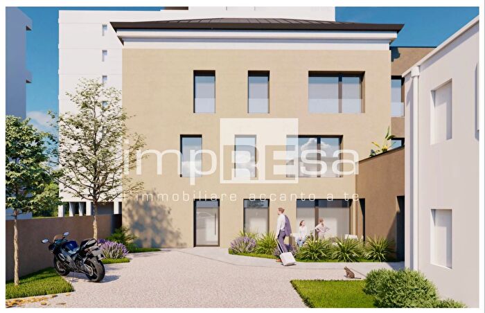Appartamento con 5 locali in vendita in Via Luigi Carrer, Treviso