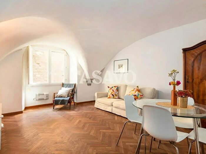 Appartamento con 5 locali in vendita in Via Pellicceria, Firenze