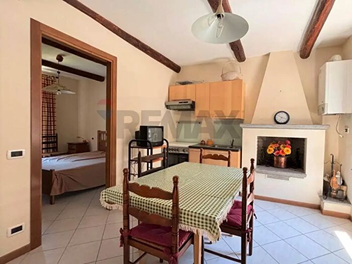 Appartamento trilocale in affitto in Via della Fratta, Grotte Di Castro