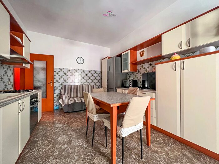 Appartamento trilocale in vendita in Via Carlo Rosselli Putignano, Putignano