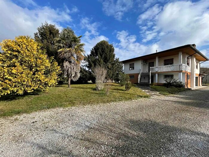 Casa con 7 locali in vendita in Via Prabedoi, Pramaggiore