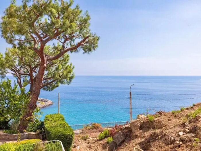 Appartamento bilocale in vendita in Via Madonna Ruota, Bordighera