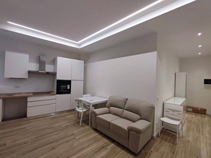Appartamento monolocale in affitto in Via Nizza, Centro, Verona