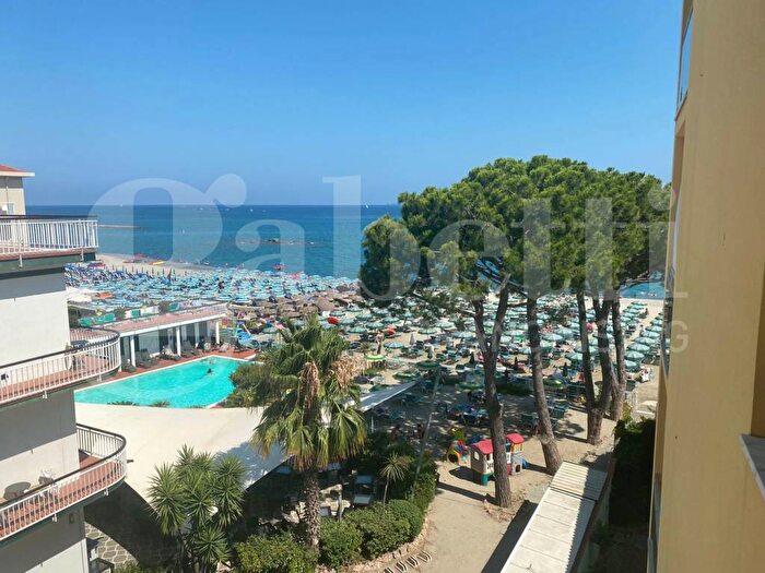 Appartamento bilocale in affitto in Via dei Gerani, Centro, Diano Marina