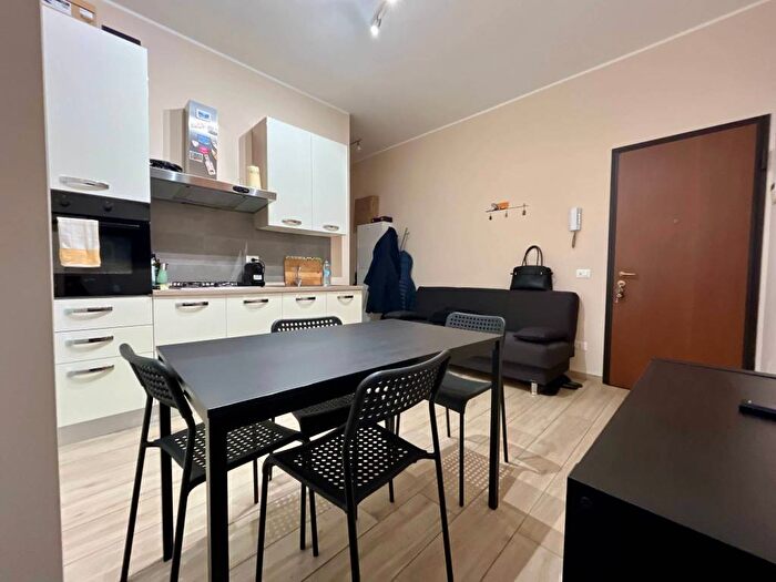 Appartamento bilocale in affitto in Via Emilio Morosini, Montenero, Milano