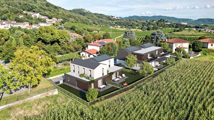 Case in Vendita e in Affitto - 2