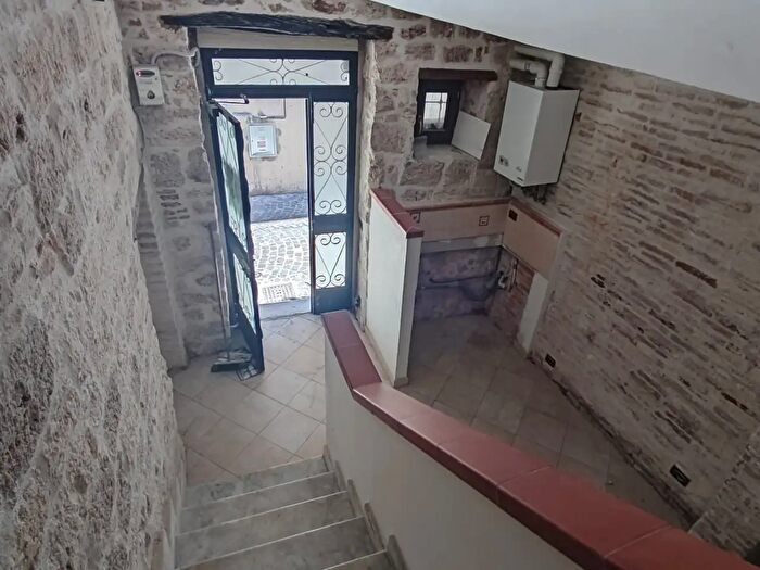 Casa con 6 locali in vendita in Ascoli Piceno