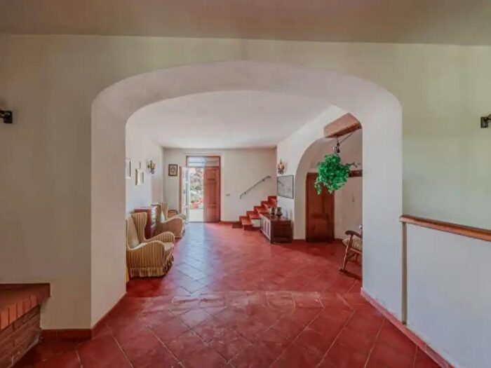 Casa con 6 locali in vendita in Piazza del Casalone, Scansano