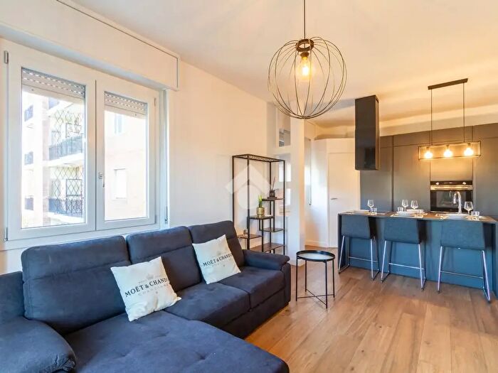 Appartamento bilocale in vendita in Via Val d'Ossola, Milano