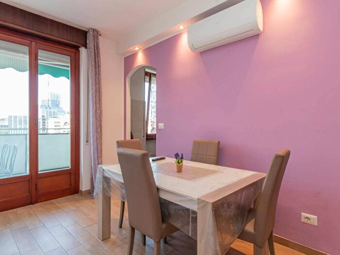 Appartamento trilocale in affitto in Via Alcuino, Sempione, Milano