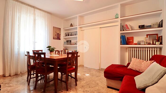 Casa con 12 locali in vendita in Via Montagna dei Fiori, San Benedetto Del Tronto