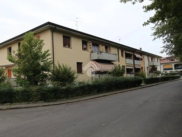 Appartamento trilocale in vendita in Via Canale, Casalgrande