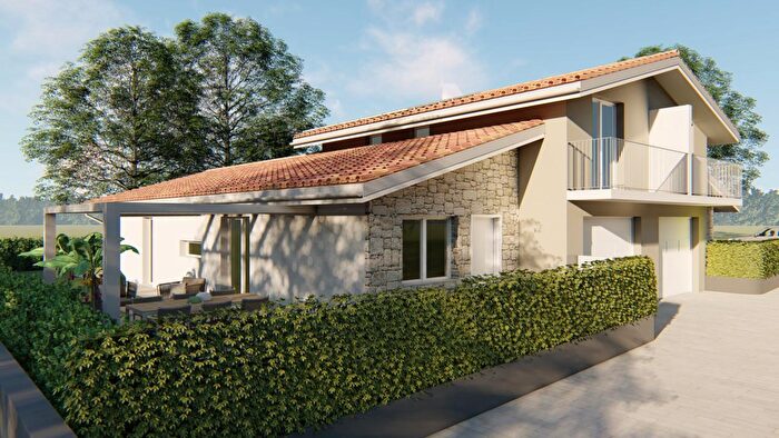 Casa quadrilocale in vendita in Veronella