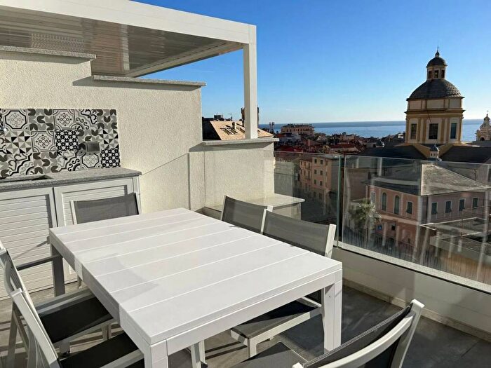 Appartamento quadrilocale in affitto in Salita Del Grillo, Centro, Finale Ligure