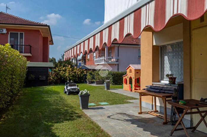 Appartamento con 5 locali in vendita in Via Volta, Chieri