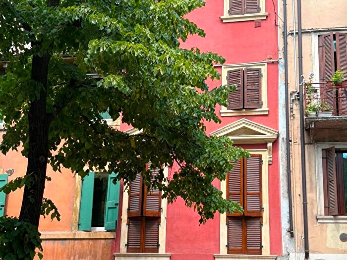 Appartamento monolocale in affitto in Via della Valverde, Valverde, Verona