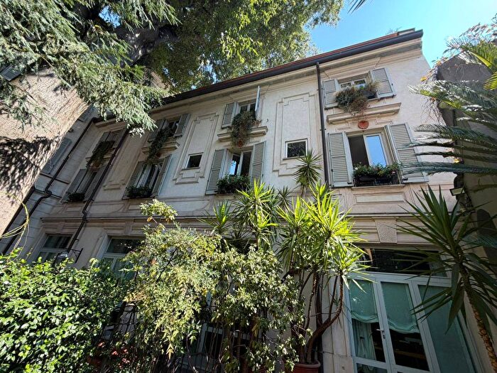Casa con 6 locali in vendita in Via Santa Marta, Carrobbio, Milano