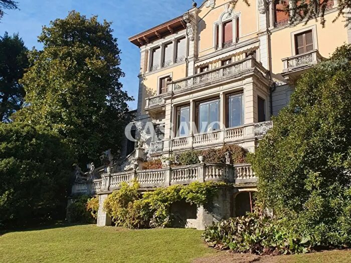 Appartamento quadrilocale in vendita in Via Mazzini, Castello Cabiaglio