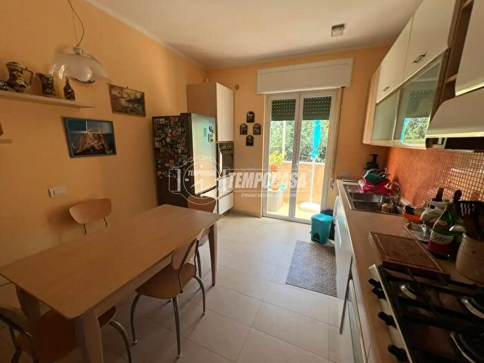 Appartamento quadrilocale in vendita in Via Brigata Bologna, Napoli