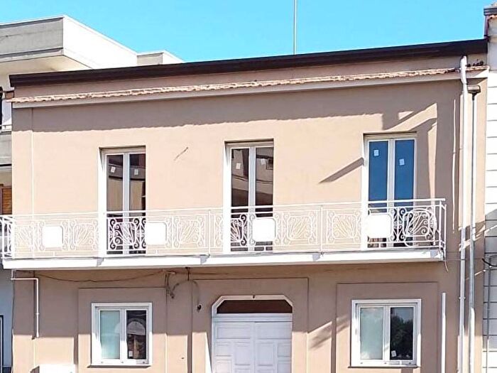 Casa con 6 locali in affitto in via Luigi Guerrasio, Centro, Castel San Giorgio