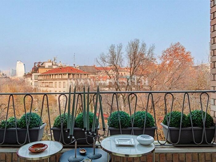 Appartamento con 5 locali in affitto in Sant Erasmo Pzza, Brera, Milano