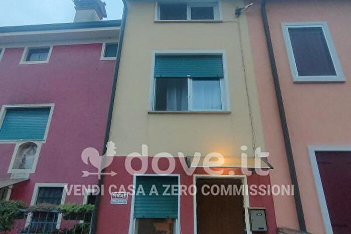 Casa quadrilocale in vendita in Via Tomasina, Caldogno