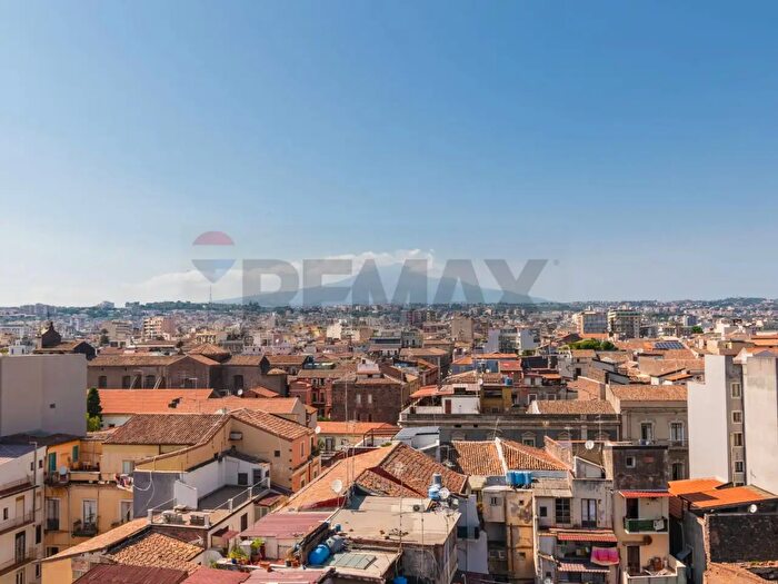 Appartamento con 5 locali in affitto in Via Luigi Rizzo, Catania