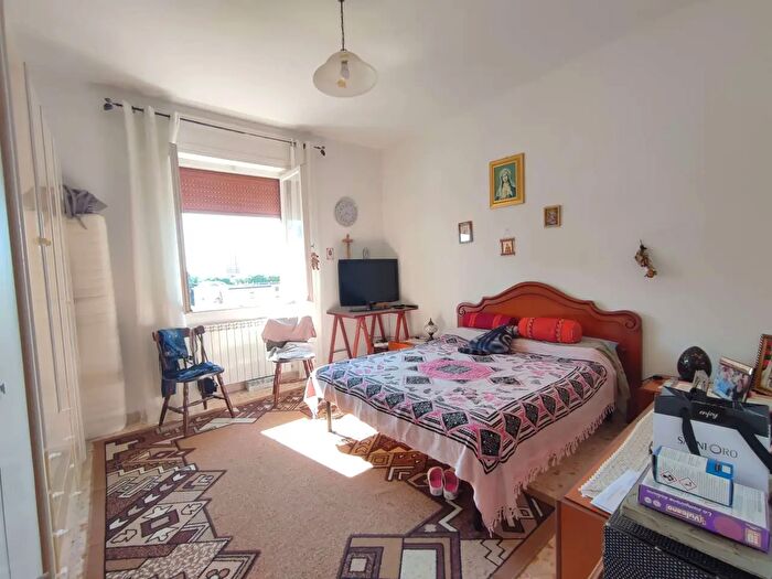 Appartamento quadrilocale in vendita in Via Lombardia, Livorno