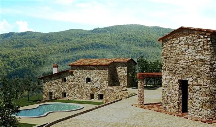 Casa con 6 locali in vendita in Castelnuovo Val Di Cecina