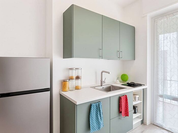 Appartamento bilocale in affitto in Via Giovanni Carosio, Centro, Arona