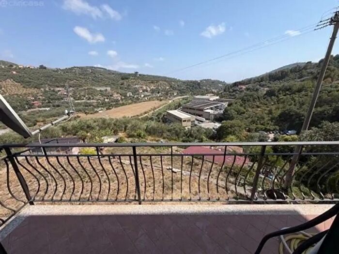 Appartamento quadrilocale in affitto in Via Rosa, Imperia