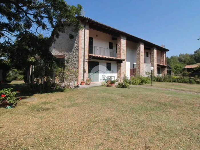 Casa quadrilocale in vendita in Strada Perolungo, Lesignano De' Bagni