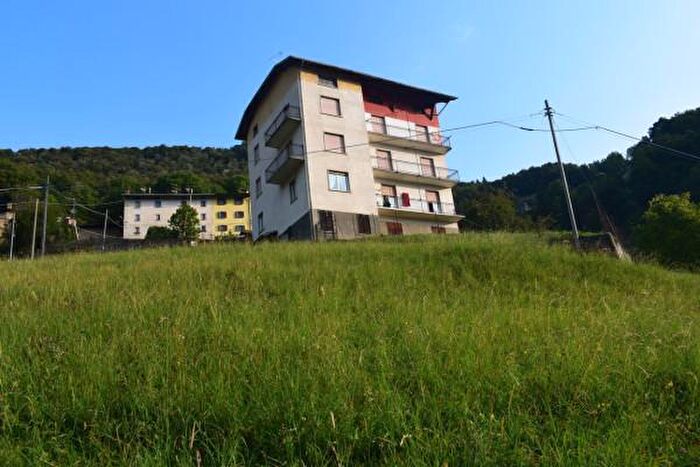 Appartamento con 5 locali in vendita in Via Sottarale, Oltre Il Colle