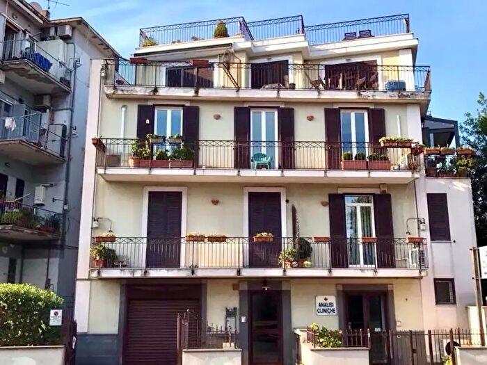 Appartamento quadrilocale in vendita in Via Anfiteatro, Pozzuoli