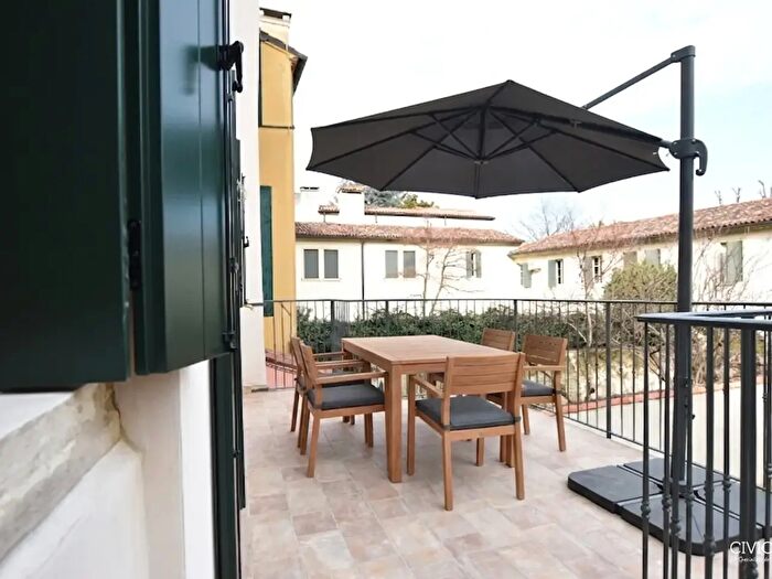 Appartamento quadrilocale in affitto in Via Savonarola, Padova