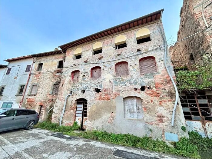 Appartamento con 10 locali in vendita in Via Antonio Gramsci, Montelupo Fiorentino