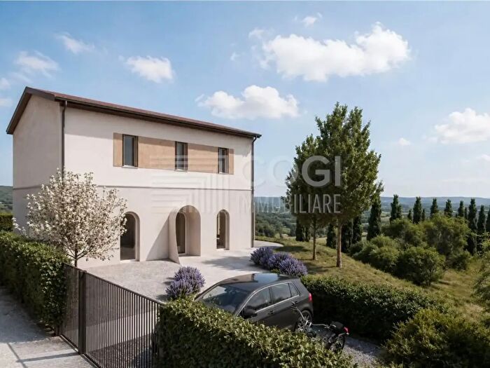 Casa con 8 locali in vendita in Via Bergullo, Imola