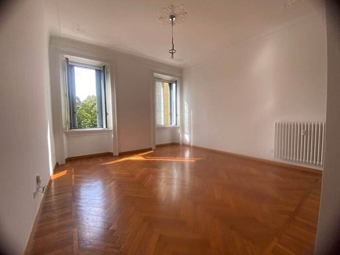 Appartamento trilocale in affitto in Via George Washington, Washington, Milano