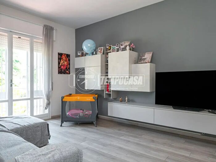 Appartamento trilocale in vendita in Via Toscanini, Reggio Emilia