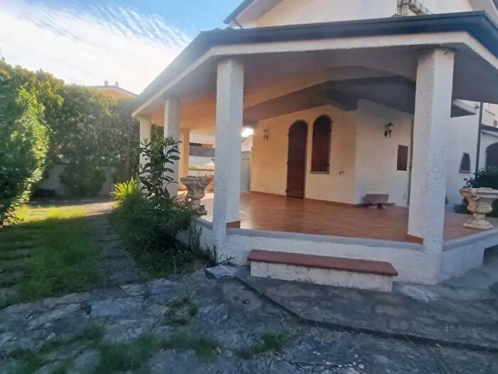 Casa con 6 locali in vendita in Viareggio